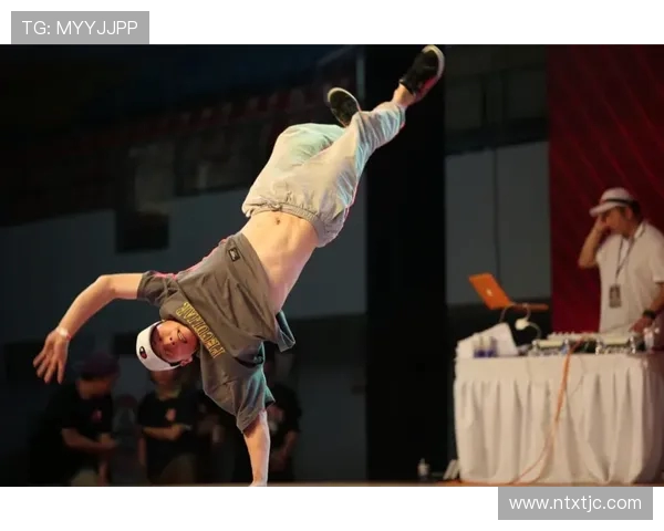 南京攀岩队在世界街舞大赛中以73分稳居积分榜首位 南京攀岩队在世界街舞大赛中以73分稳居积分榜首位