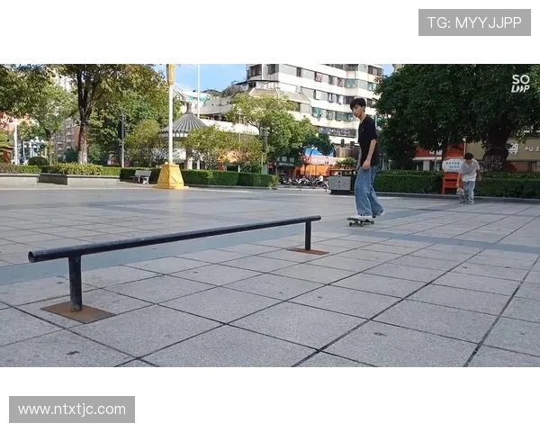 杭州滑板队与成都滑板队赛后战术分析与复盘探讨 杭州滑板队与成都滑板队赛后战术分析与复盘探讨