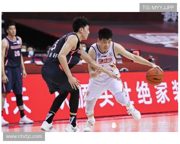 CBA八一队与四川队激战正酣赛场精彩瞬间引发球迷热议