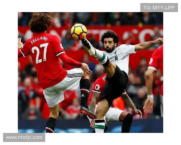 巴萨与米兰激战中争议判罚引发球迷热议与媒体关注