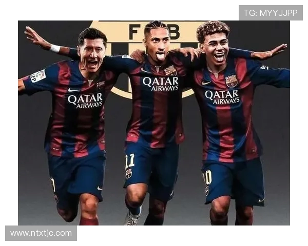 莱万状态火热欧冠赛场10场狂轰12球稳居射手榜首位