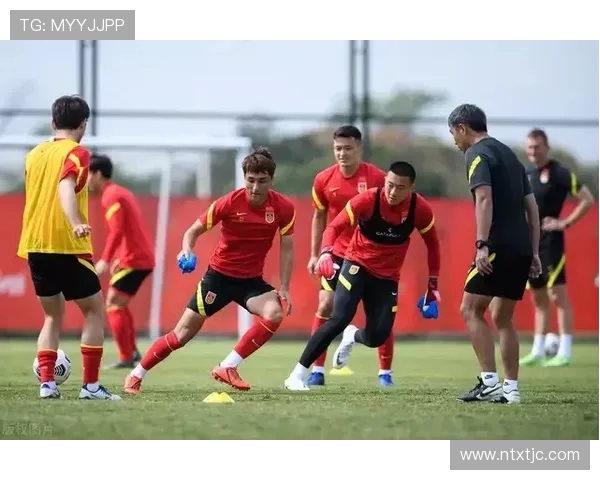 重庆足球队的奋斗与荣耀:一段激动人心的突破历程纪实